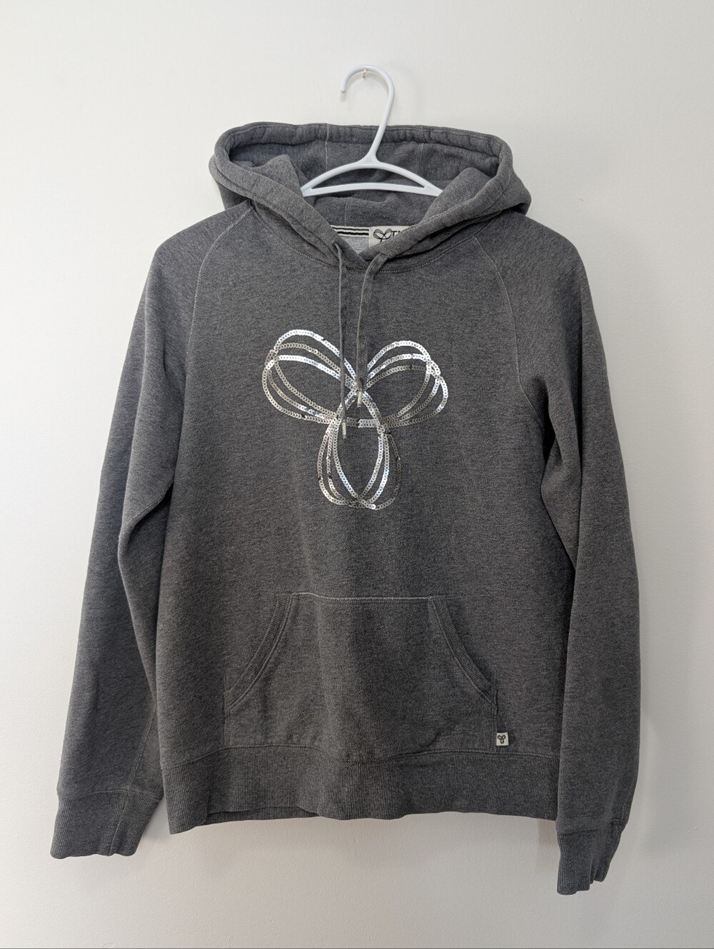 Aritzia TNA Grey Sequin Logo Pullover Hoodie Sweatshit Y2K style Athleisure M